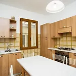 Casa Sabrina アパート *